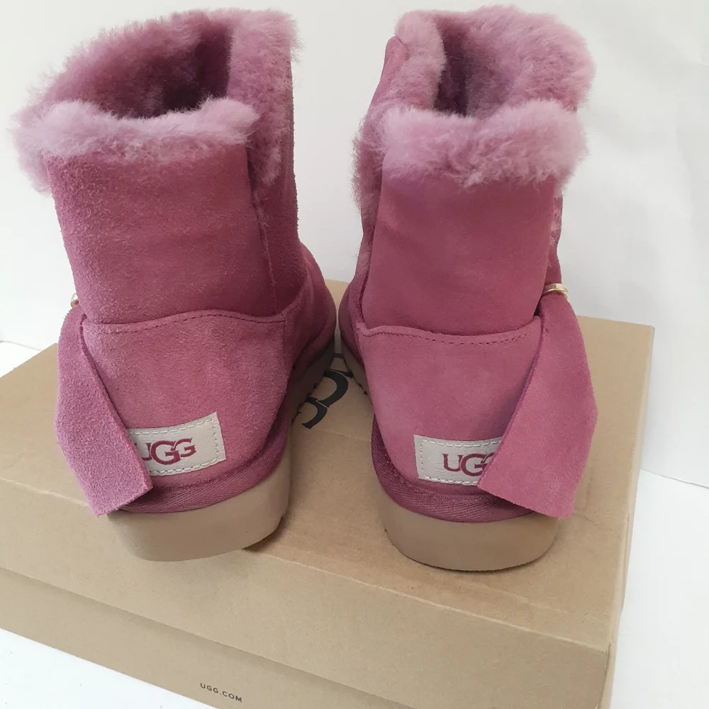 UGG new without